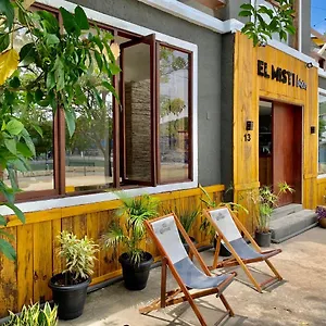  Albergue El Misti Hostel&suítes